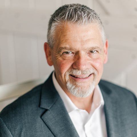 Sam Morris, owner of Hands of Hope Wellness, a Bruski Branding Services client in Fayetteville, TN.